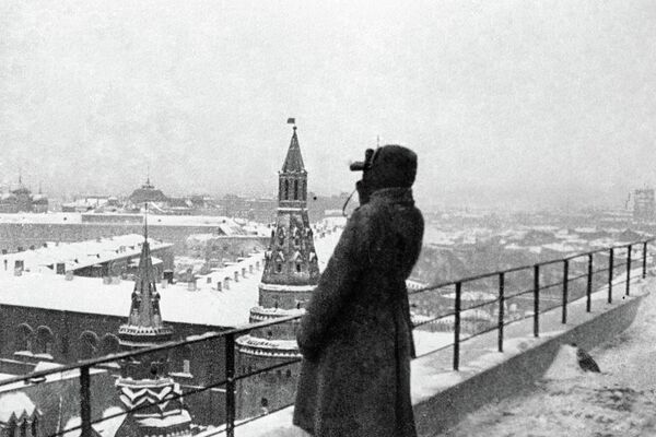 Часовой у стен Кремля - Sputnik Казахстан