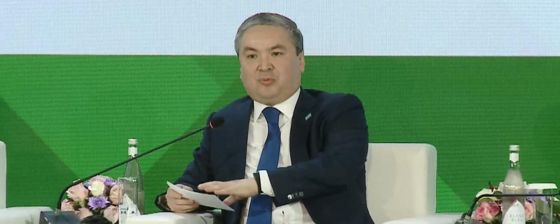 Глава Минпромстроя Казахстана Ерсайын Нагаспаев на выставке Иннопром. Центральная Азия - Sputnik Казахстан, 1920, 20.04.2026