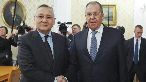 Генсек ОДКБ Таалатбек Масадыков и глава МИД РФ РФ Сергей Лавров  - Sputnik Казахстан