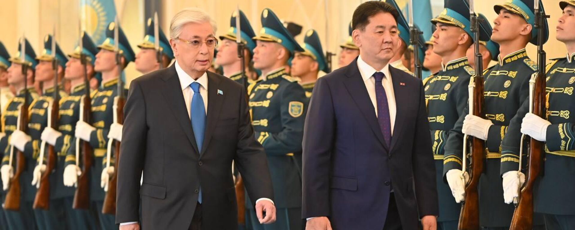 Қасым-Жомарт Тоқаев Ақордада Моңғолия президенті Ухнаагийн Хурэлсухты салтанатты түрде қарсы алды - Sputnik Қазақстан, 1920, 21.04.2026
