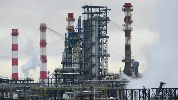 Московский нефтеперерабатывающий завод - Sputnik Казахстан