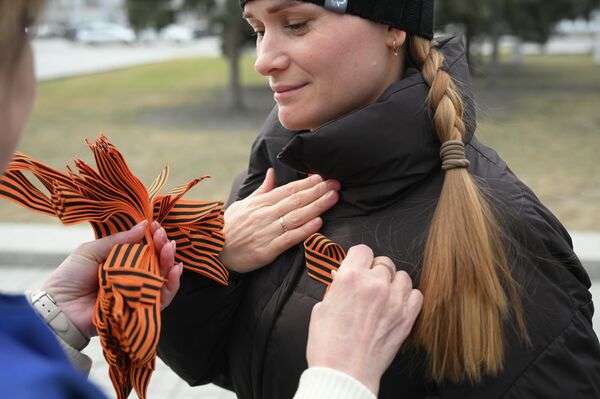 Старт акции Георгиевская ленточка в России - Sputnik Казахстан