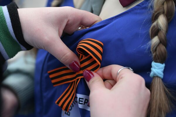 Старт акции Георгиевская ленточка в России - Sputnik Казахстан