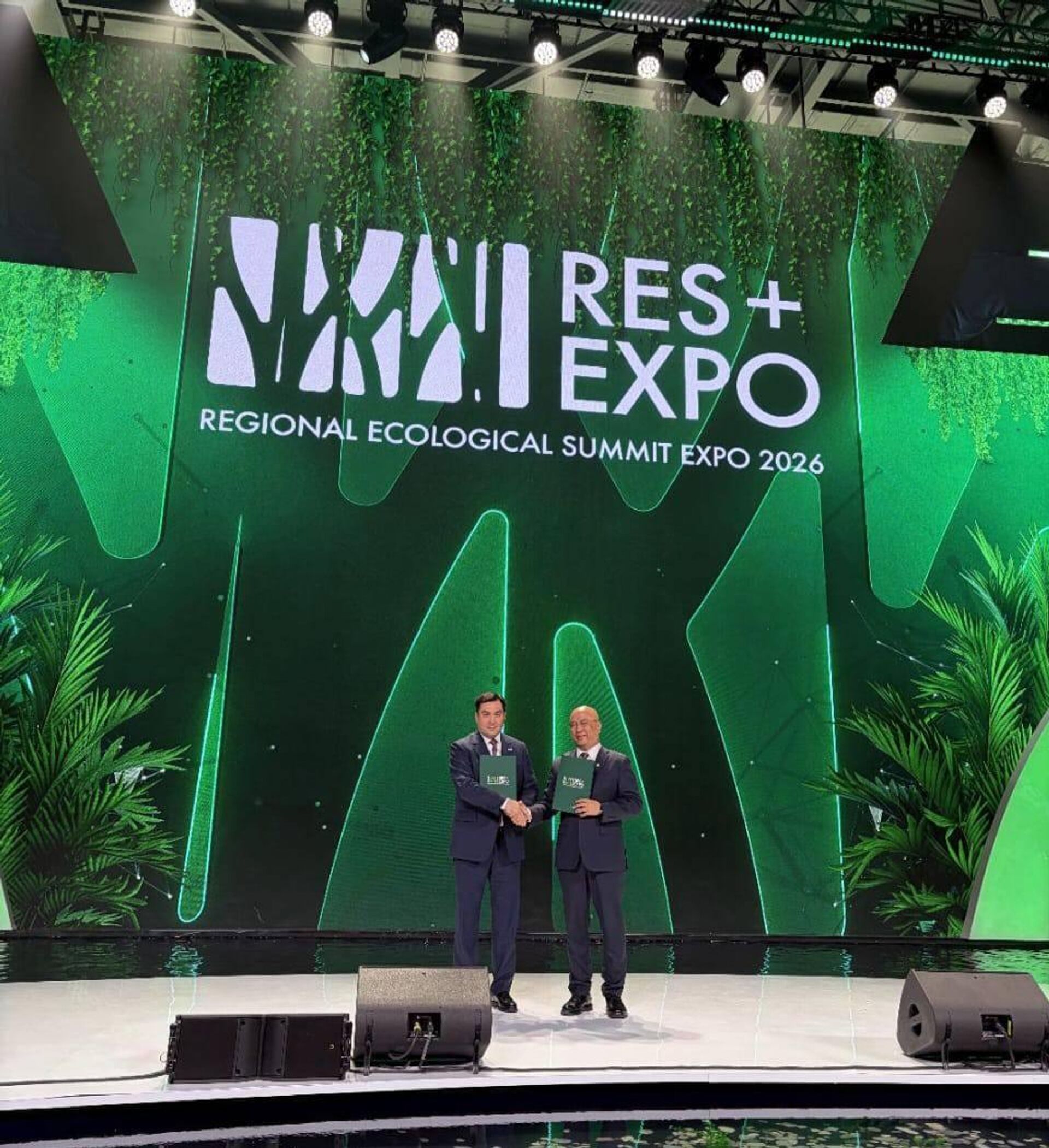 Казахстан и Китай запустят ветропарк на 500 МВт в Карагандинской области - Sputnik Казахстан, 1920, 22.04.2026