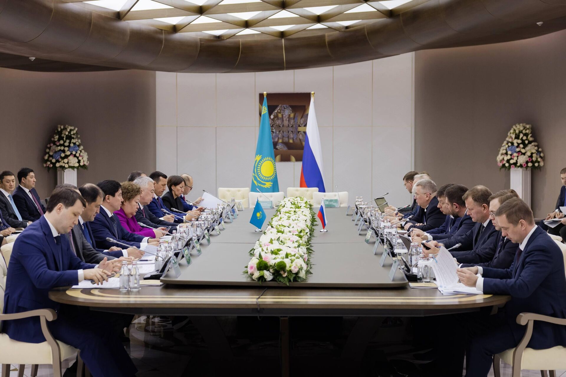 Встреча сопредседателей Межправительственной комиссии по российско-казахстанскому сотрудничеству - Sputnik Казахстан, 1920, 23.04.2026