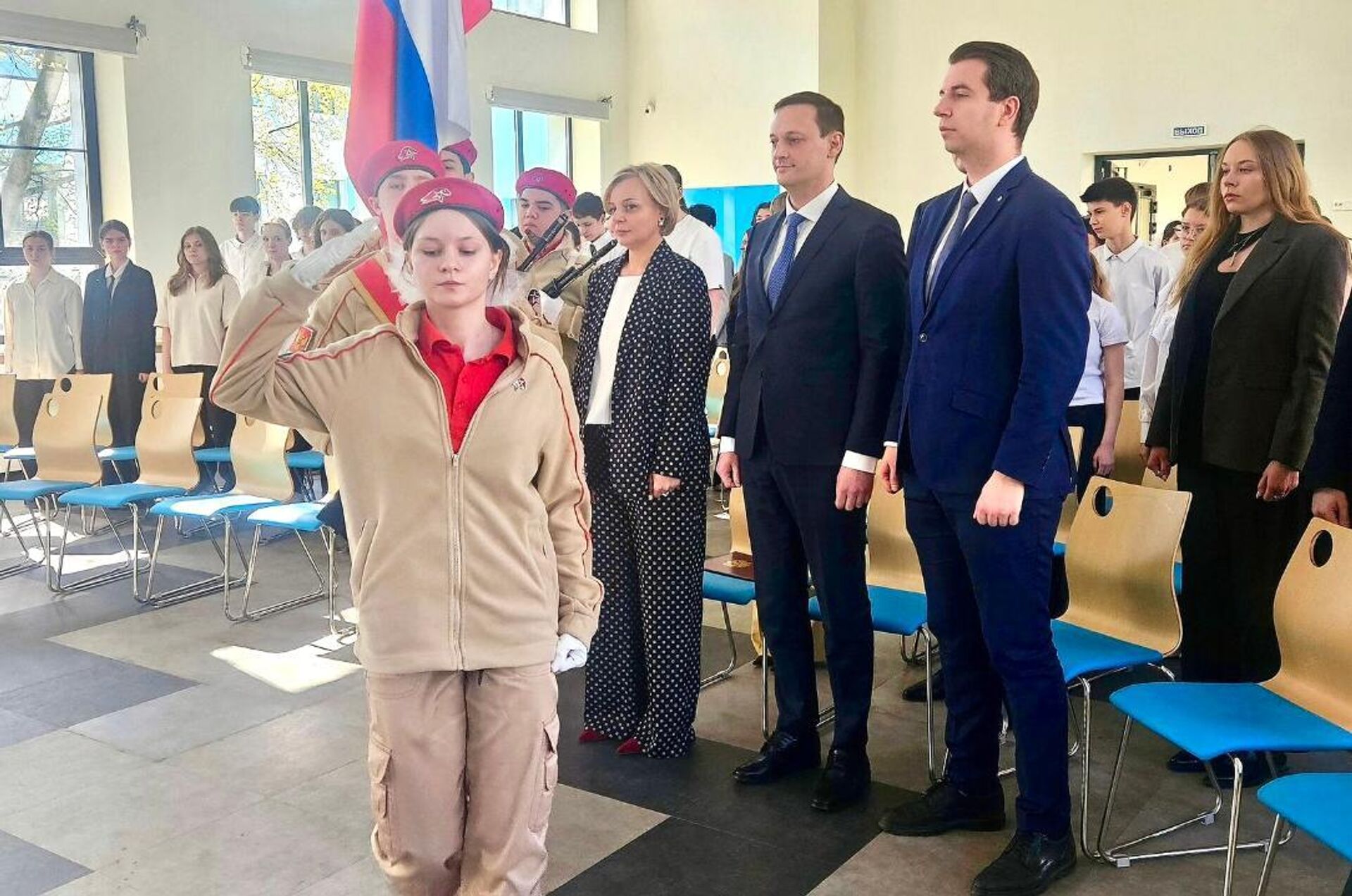 Посольство Казахстана в России  передало книги московским школам - Sputnik Казахстан, 1920, 23.04.2026