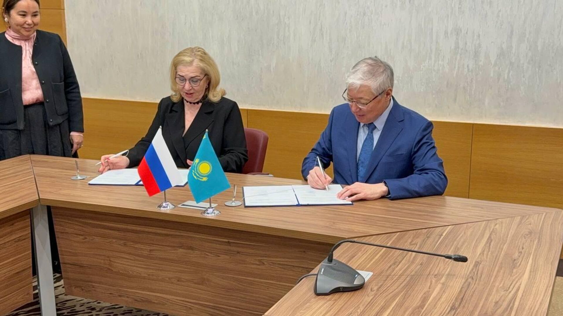 Нацмузей Казахстана и Российский этнографический музей подписали Меморандум о сотрудничестве - Sputnik Казахстан, 1920, 23.04.2026