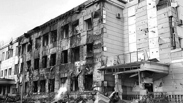 Разрушенное здание после атаки ВСУ  - Sputnik Казахстан