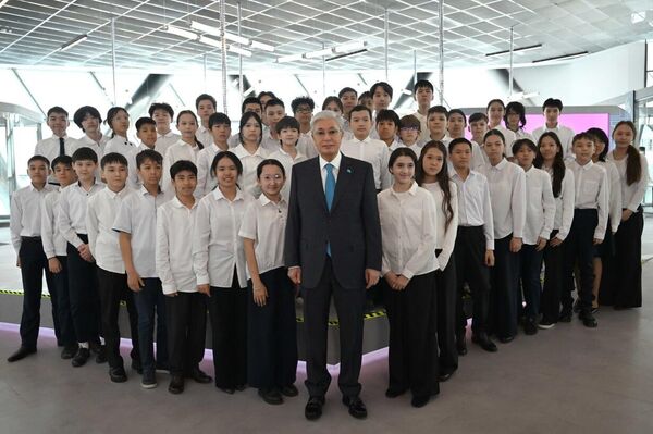 Токаев посетил Центр креативных технологий TUMO Astana - Sputnik Казахстан