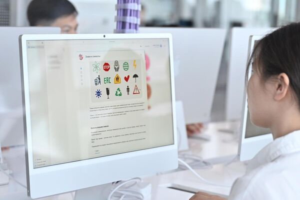 Токаев посетил Центр креативных технологий TUMO Astana - Sputnik Казахстан