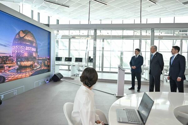 Токаев посетил Центр креативных технологий TUMO Astana - Sputnik Казахстан