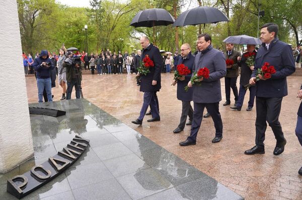 Посол Казахстана в России Даурен Абаев, а также делегации из Актюбинской и Западно-Казахстанской областей посетили Оренбург - Sputnik Казахстан