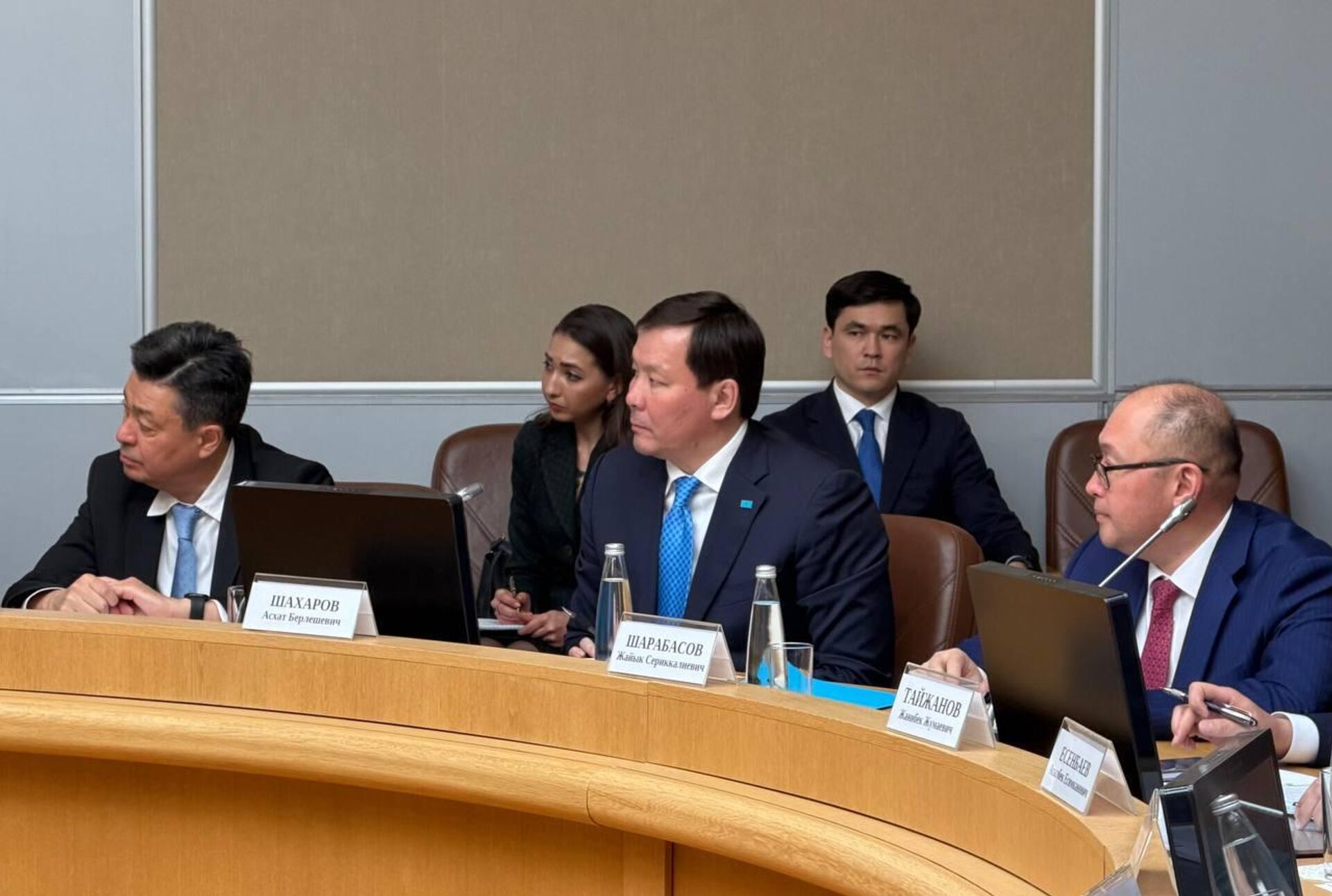 Посол Казахстана в России Даурен Абаев, а также делегации из Актюбинской и Западно-Казахстанской областей посетили Оренбург - Sputnik Казахстан, 1920, 25.04.2026