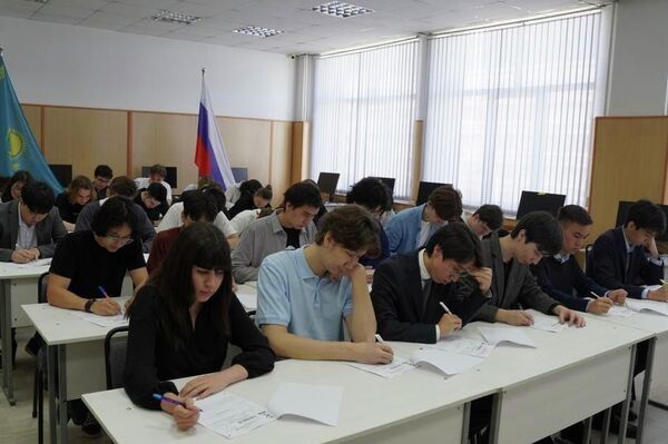 Международная акция Диктант Победы в Алматинском филиале НИЯУ МИФИ  - Sputnik Казахстан