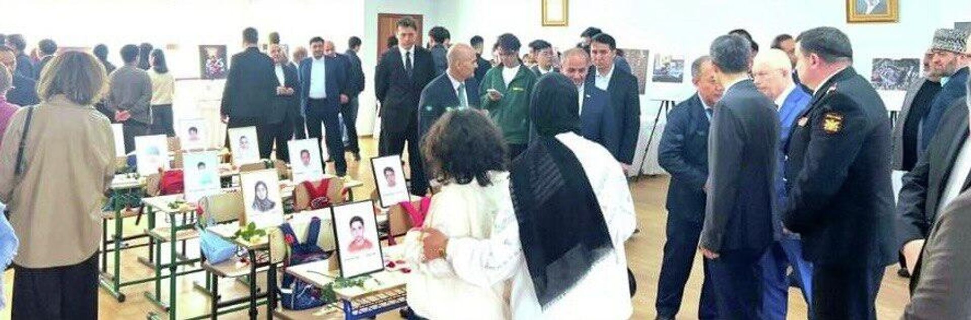 Фотовыставка, посвященная памяти 165 погибших учеников школы Шаджаре Тайебе, прошла в посольстве Ирана в Казахстане - Sputnik Қазақстан, 1920, 25.04.2026