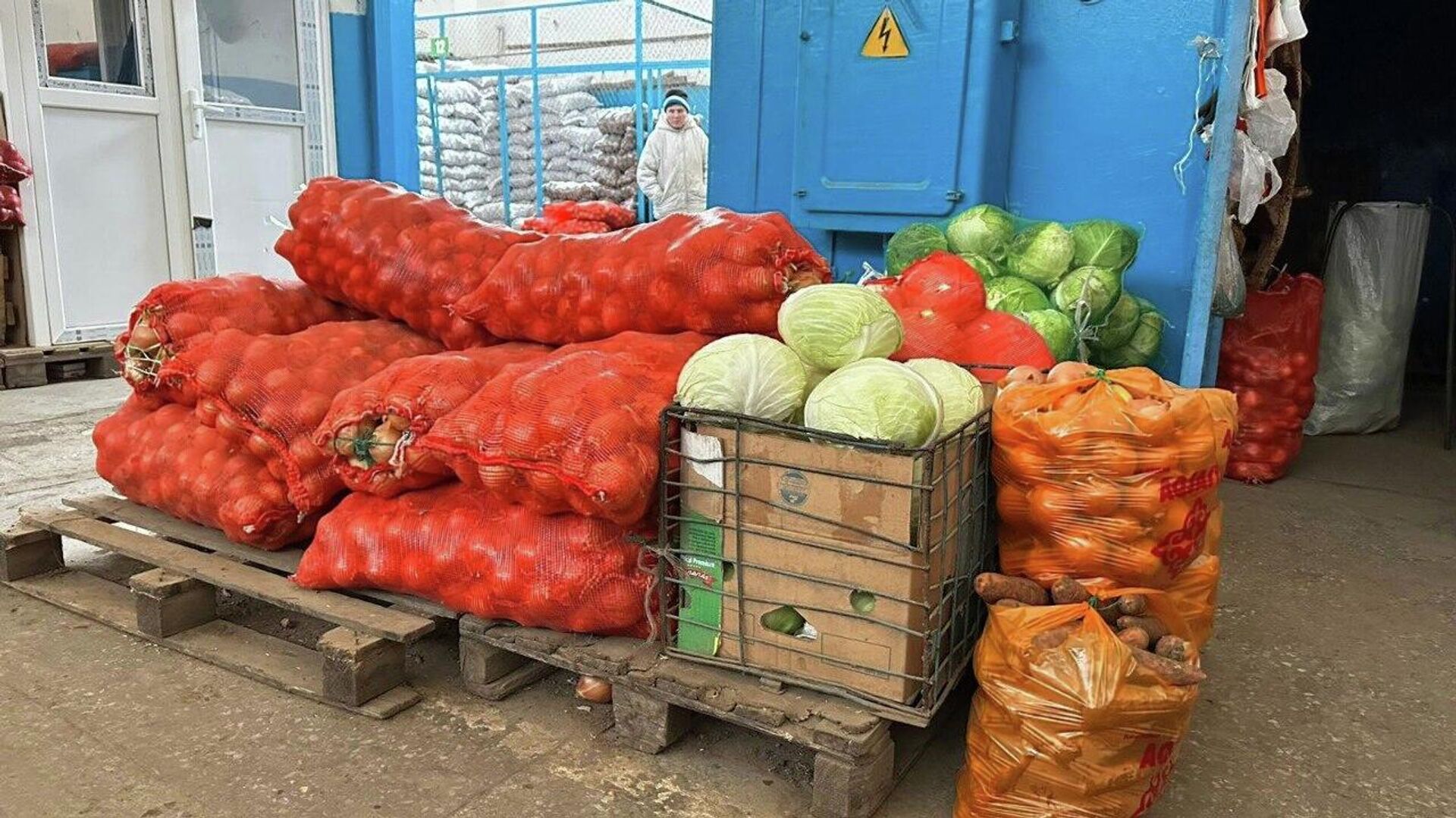 Овощи на рынке Усть-Каменогорска - Sputnik Казахстан, 1920, 25.04.2026