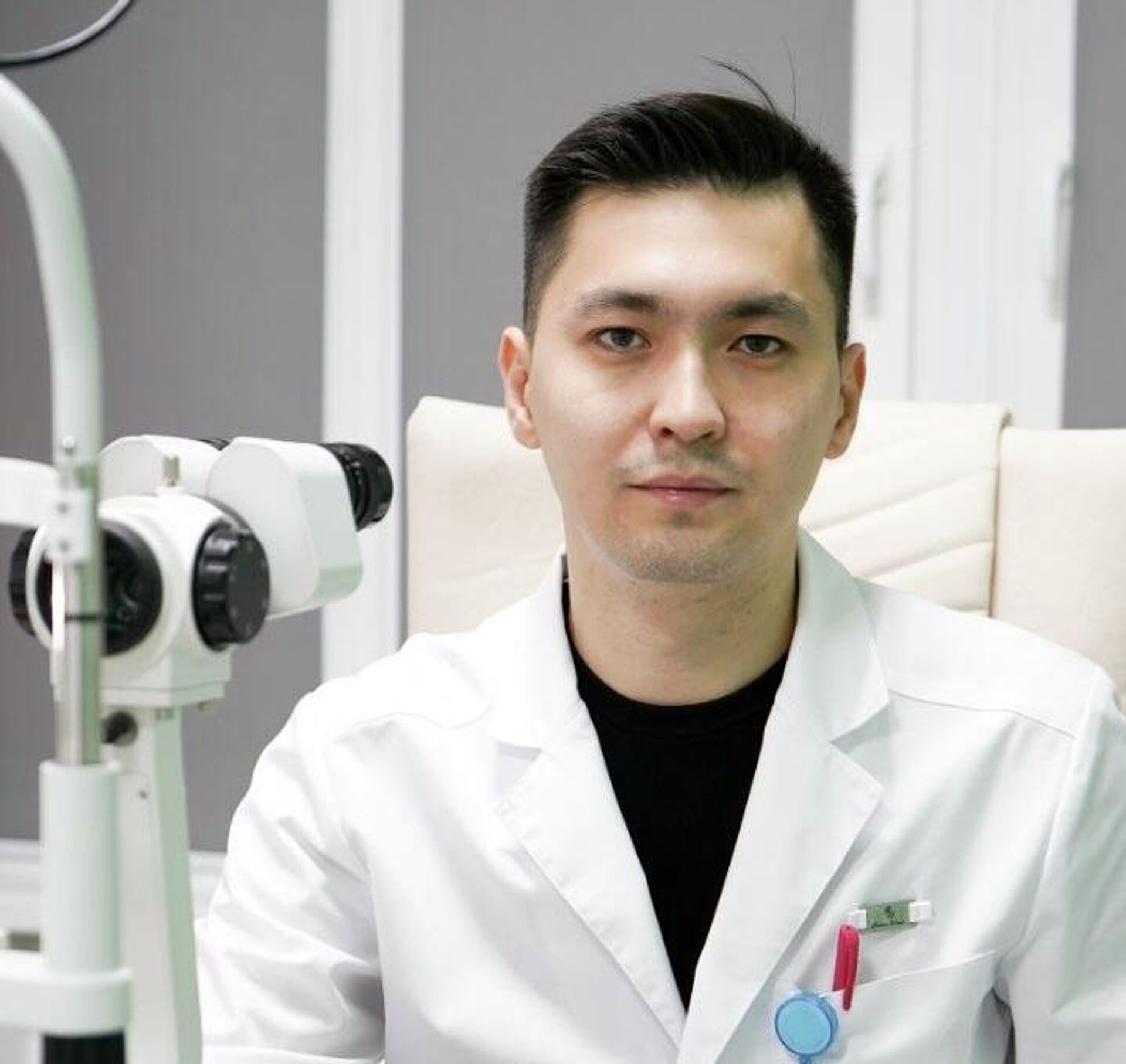 Көзі нашар көретін балалар саны артып барады деп офтальмологтар дабыл қағып жатыр.  - Sputnik Қазақстан, 1920, 25.04.2026