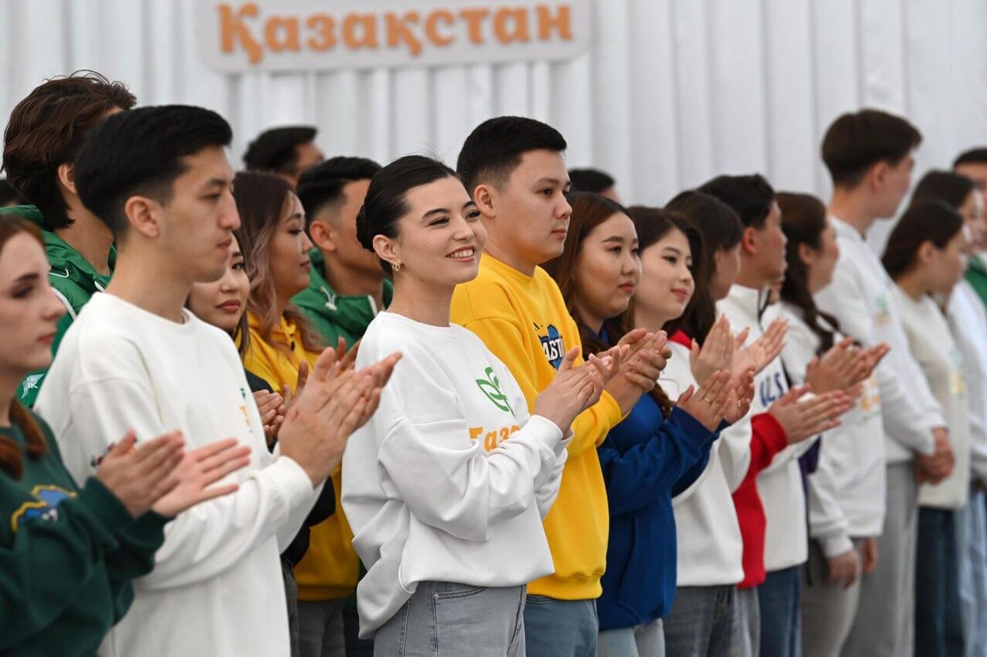 Касым-Жомарт Токаев выступил перед участниками экоакции Таза Казахстан в Астане - Sputnik Казахстан, 1920, 25.04.2026