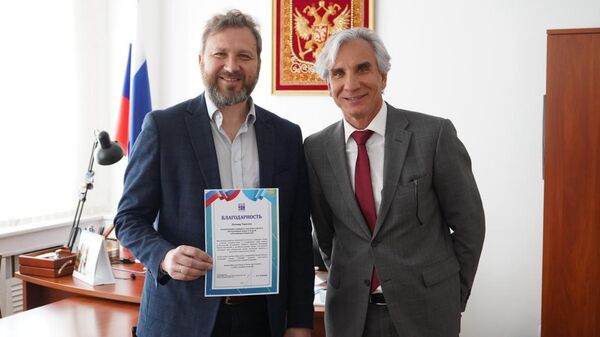 Идеолог проекта Инклюзивный танец от А до Я Леонид Тарасов и руководитель представительства Россотрудничества в Казахстане Ирек Зиннуров - Sputnik Казахстан