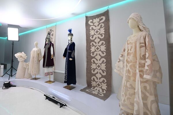 Касым-Жомарт Токаев посетил офис Фонда развития креативных индустрий в Астане
 - Sputnik Казахстан