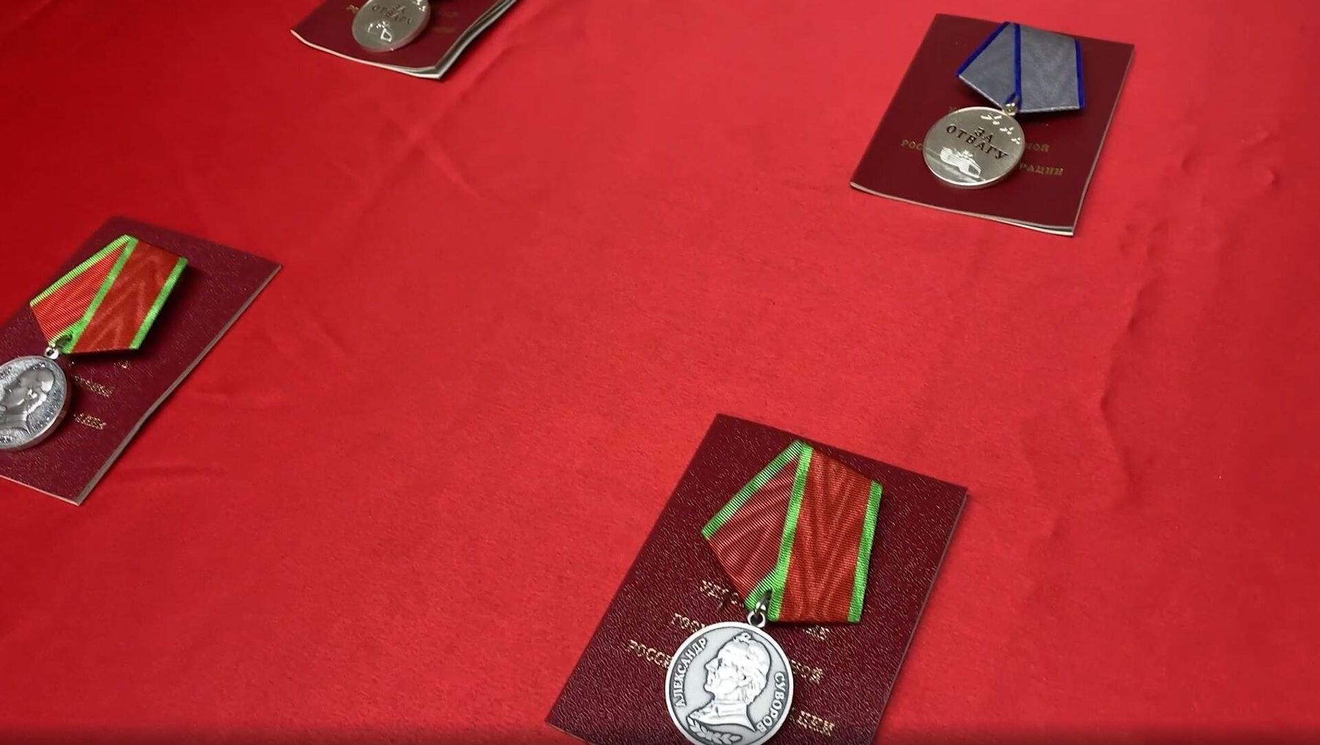 Государственные награды вручили артиллеристам группировки Центр в зоне СВО - Sputnik Казахстан, 1920, 25.04.2026