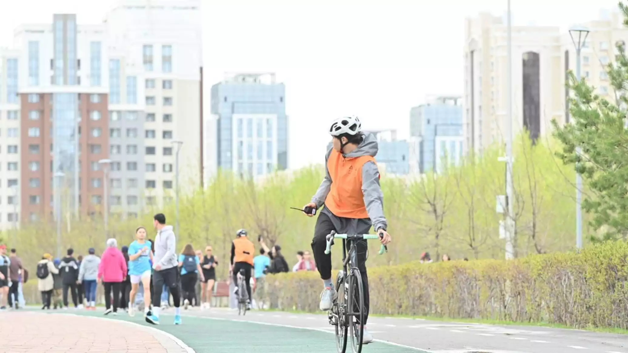 В Астане проходит четвертый благотворительный забег Run for Autism