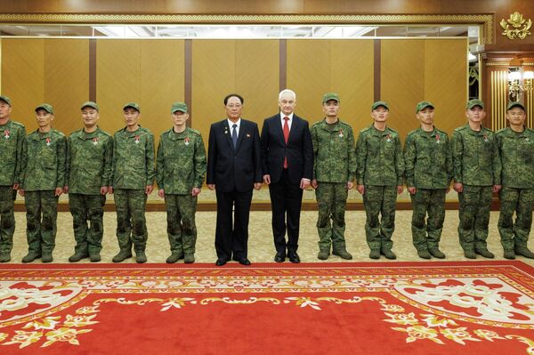 Глава Минобороны РФ вручил ордена Мужества военнослужащим Корейской Народной Армии - Sputnik Казахстан