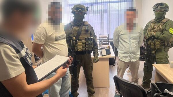 Алматыда телефон алаяқтығымен айналысқан қылмыстық топ ұсталды - Sputnik Қазақстан