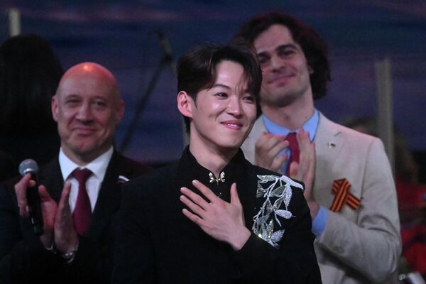 Син Кайчжэн (Китай) на гала-концерте Международного музыкального конкурса-фестиваля Дорога на Ялту-2026 - Sputnik Казахстан