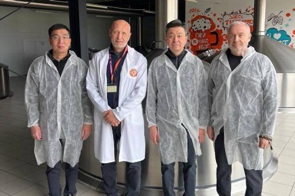 Рабочая поездка Генконсула Казахстана в Казани Ерлана Искакова в Оренбургскую область  - Sputnik Казахстан