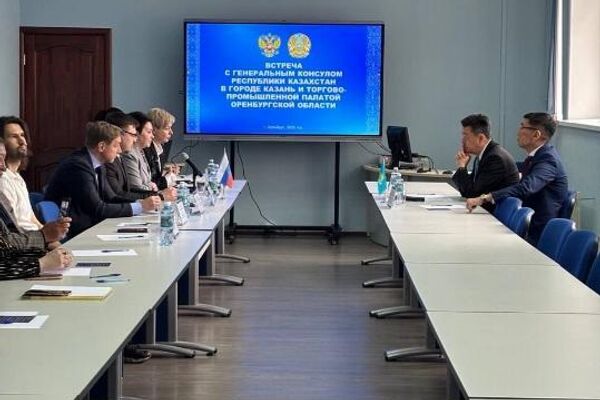 Рабочая поездка Генконсула Казахстана в Казани Ерлана Искакова в Оренбургскую область  - Sputnik Казахстан