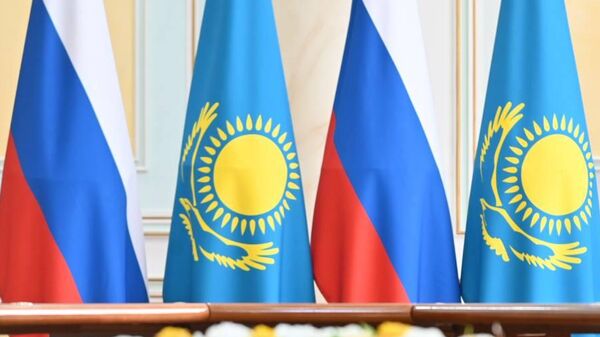 Флаги Казахстана и России в МИДе - Sputnik Казахстан