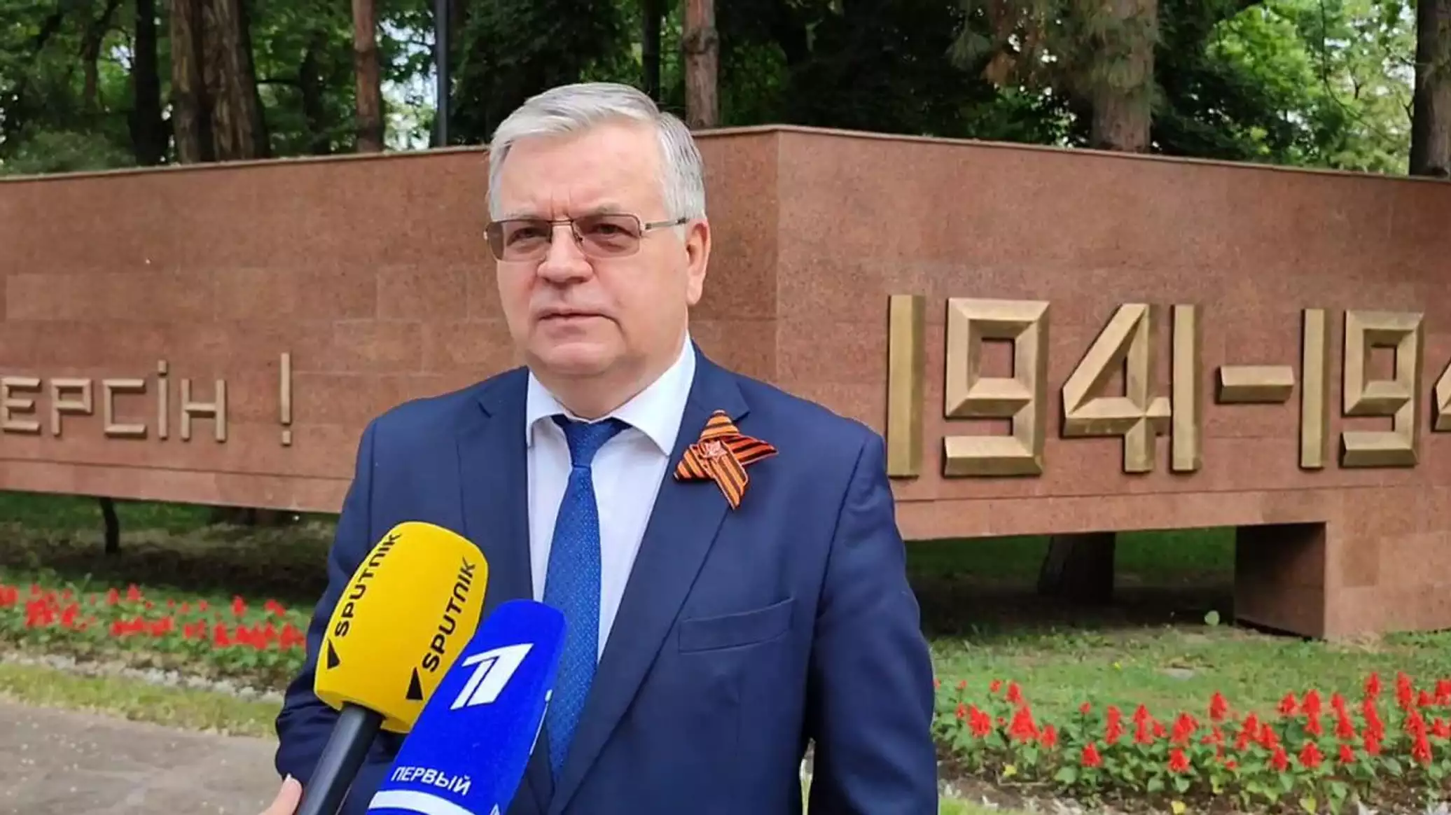 Генконсул России в Алматы Дмитрий Тураев поздравил граждан Казахстана и РФ с Днем Победы