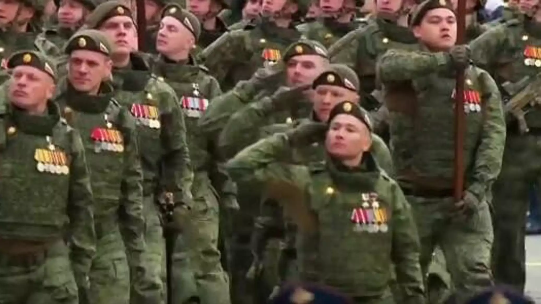 Казах Мирлан Джумагалиев возглавил парадный расчёт бойцов СВО на Красной площади