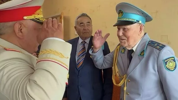 100-летнему ветерану войны из Тараза присвоили звание полковника полиции