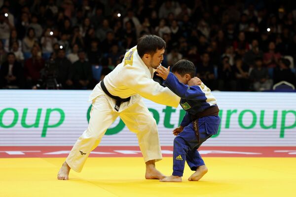 Олимпийский чемпион Елдос Сметов провел показательную схватку на Qazaqstan Barysy Grand Slam Олимпийский чемпион Елдос Сметов провел показательную схватку на Qazaqstan Barysy Grand Slam - Sputnik Казахстан