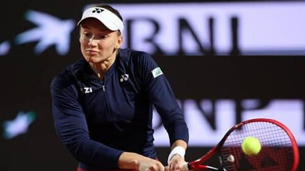 Елена Рыбакина разгромила Каролину Плишкову в 1/8 финала турнира в Риме