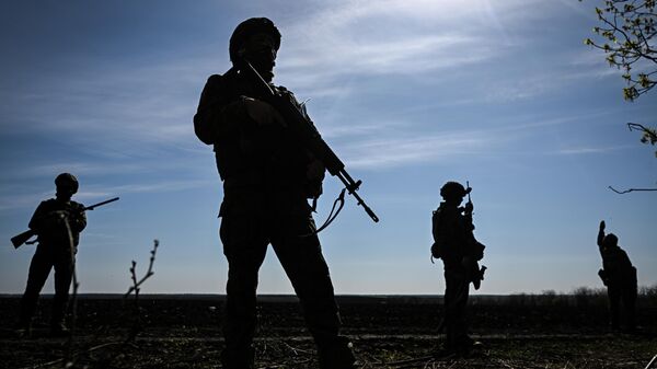 Боевая работа артиллеристов группировки войск Запад на Купянском участке фронта - Sputnik Казахстан