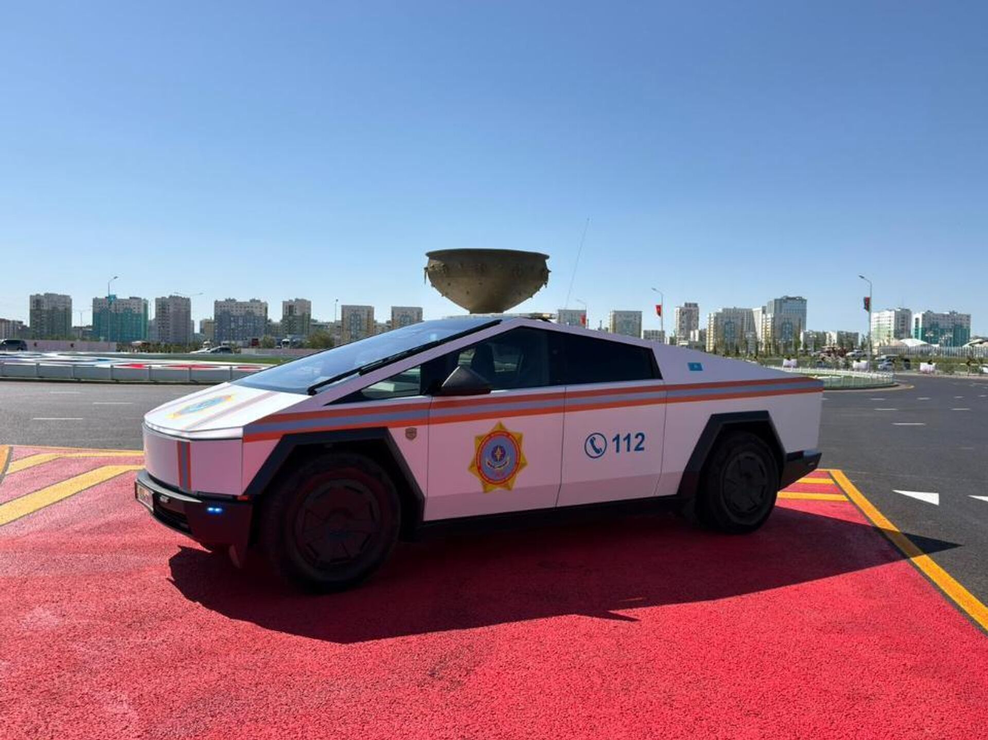 МЧС задействует Tesla Cybertruck на саммите ОТГ в Туркестане - Sputnik Казахстан, 1920, 14.05.2026