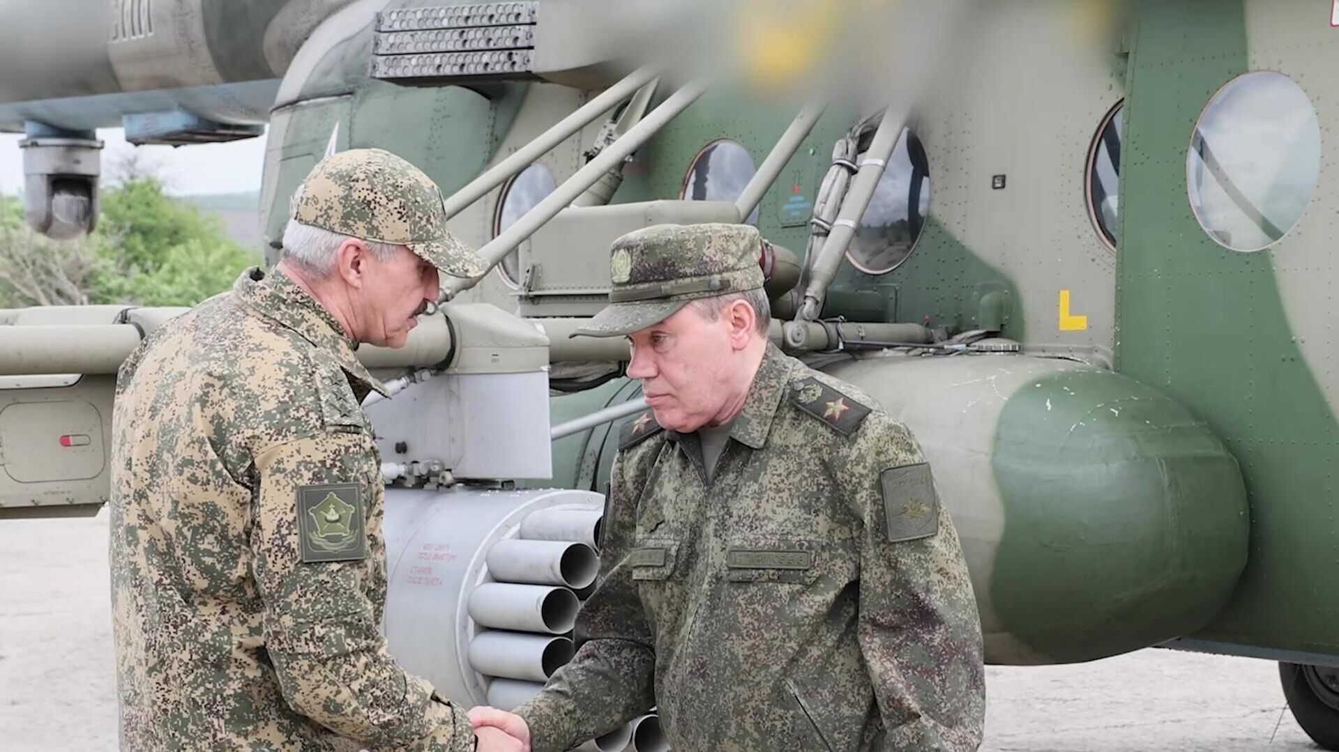 Начальник Генштаба ВС РФ Валерий Герасимов проинспектировал работу группировки Запад - Sputnik Казахстан, 1920, 16.05.2026