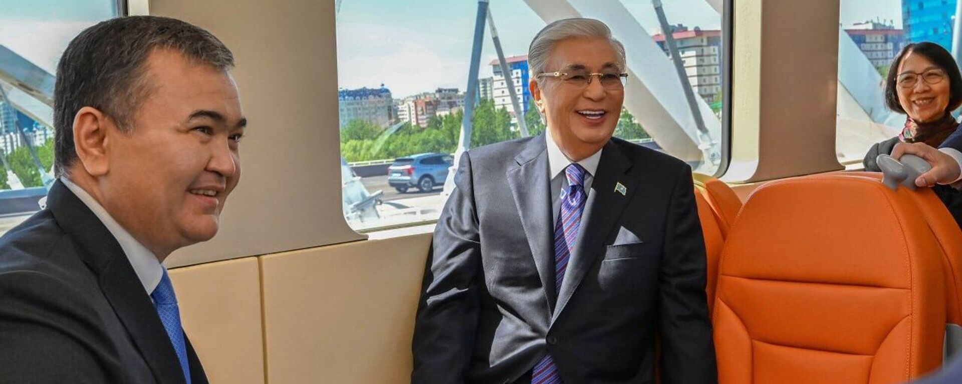 Касым-Жомарт Токаев стал первым пассажиром Astana LRT - Sputnik Казахстан, 1920, 16.05.2026