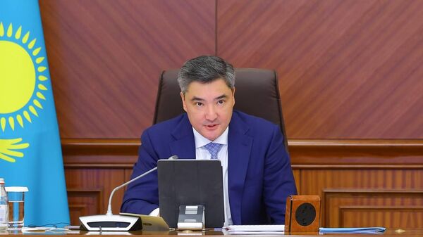 Премьер Казахстана Олжас Бектенов провел встречу с международными экспертами во главе с директором Всемирного банка по Центральной Азии  - Sputnik Казахстан