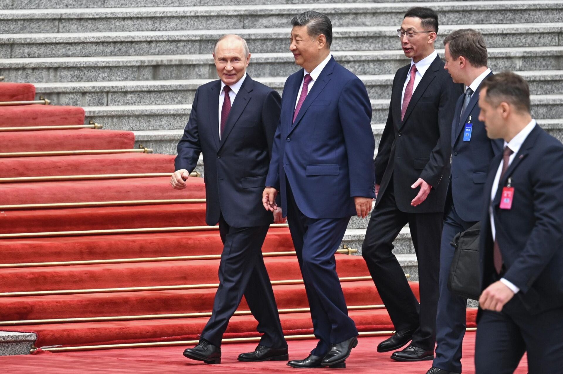 Президент РФ Владимир Путин и председатель КНР Си Цзиньпин во время встречи в Пекине - Sputnik Казахстан, 1920, 20.05.2026