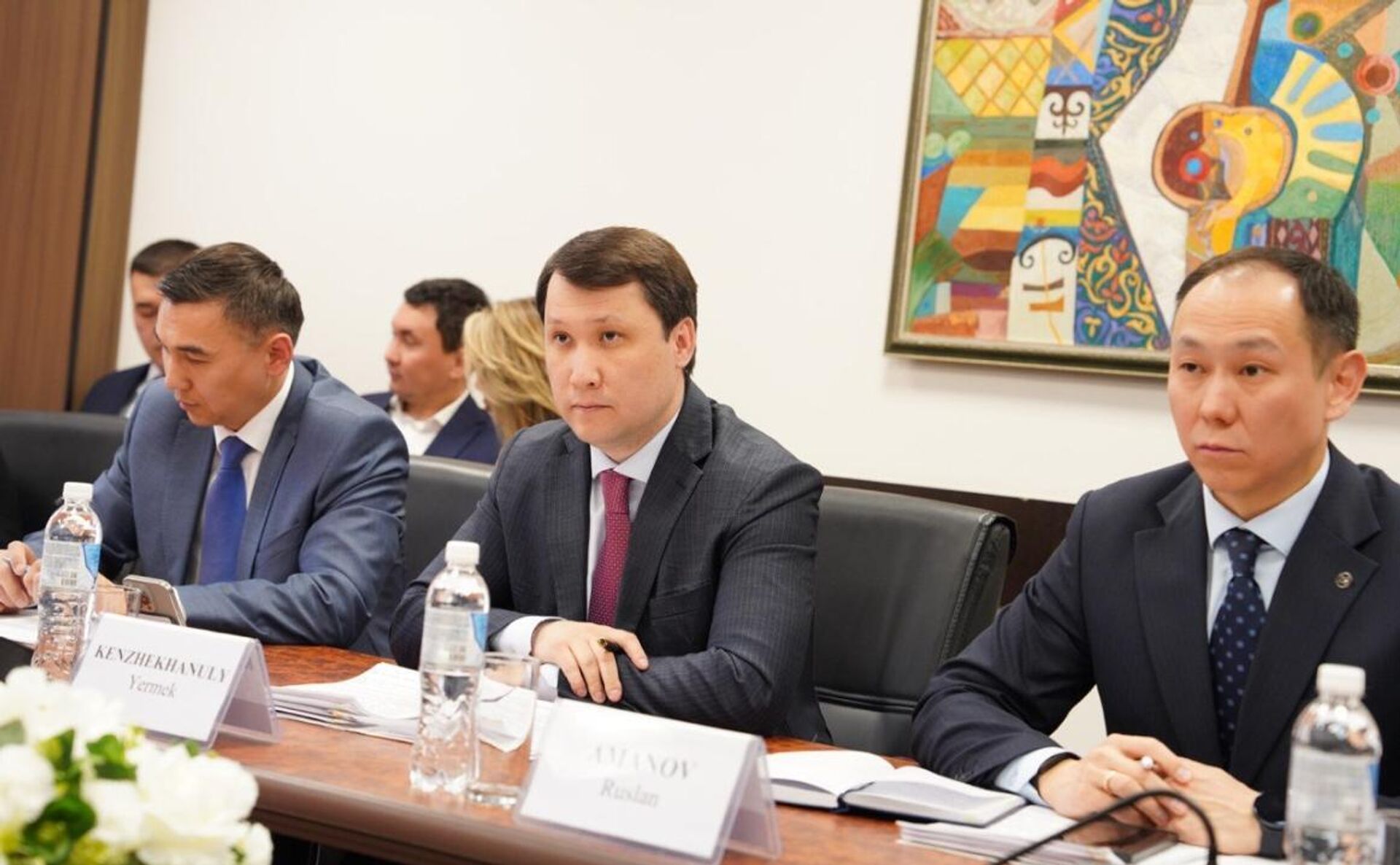 Вице-министр сельского хозяйства Казахстана Ермек Кенжеханұлы провел встречу с руководителем Госуправления по продовольствию и стратегическим резервам КНР Лю Хуаньсинем - Sputnik Казахстан, 1920, 21.05.2026