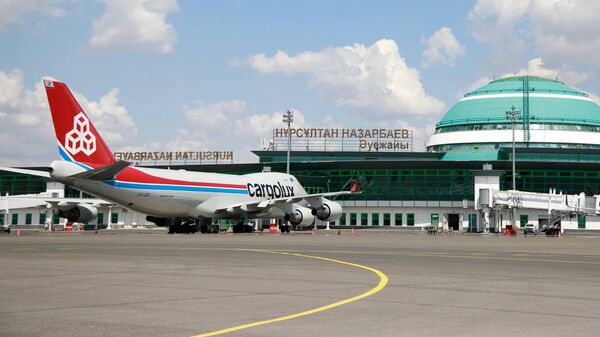 Самолет европейской компании Cargolux в аэропорту Астаны - Sputnik Казахстан