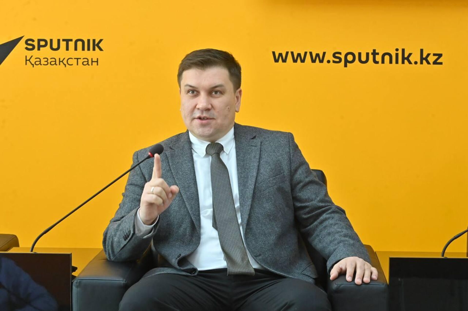 Алибек Тажибаев, директор центра аналитических исследований Евразийский мониторинг - Sputnik Казахстан, 1920, 29.05.2026