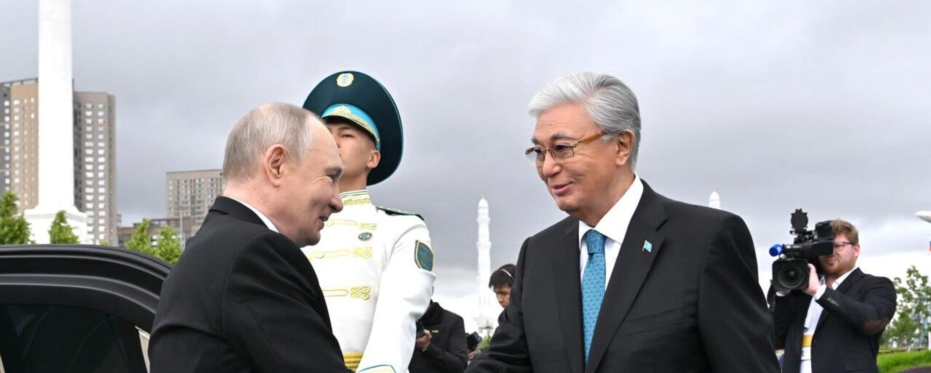 Путин находится с госвизитом в Казахстане и принимает участие в Евразийском экономическом форуме - прямая трансляция Путин находится с госвизитом в Казахстане и принимает участие в Евразийском экономическом форуме - прямая трансляция - Sputnik Казахстан, 1920, 28.05.2026