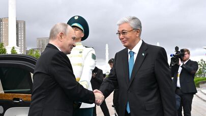 Путин находится с госвизитом в Казахстане и принимает участие в Евразийском экономическом форуме - прямая трансляция
