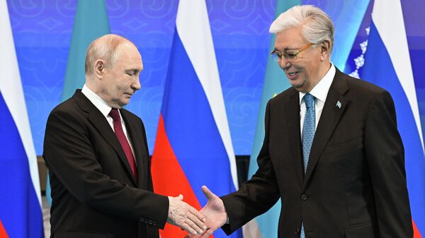 Владимир Путин и Касым-Жомарт Токаев в Астане  - Sputnik Казахстан