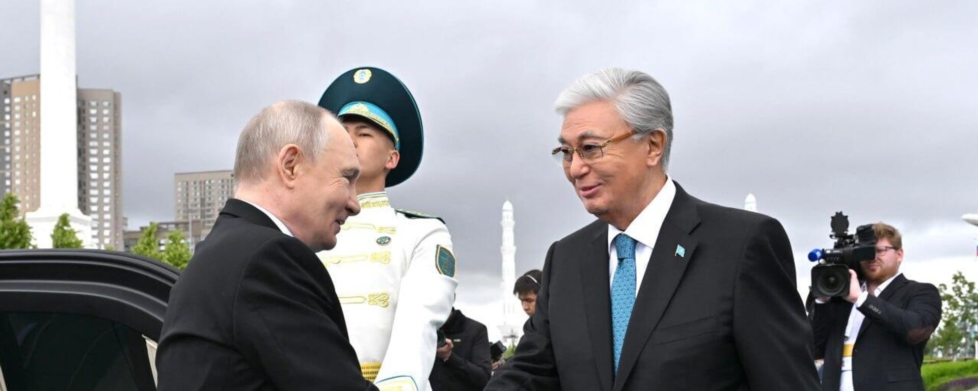 Путин находится с госвизитом в Казахстане и принимает участие в Евразийском экономическом форуме - трансляция Путин находится с госвизитом в Казахстане и принимает участие в Евразийском экономическом форуме - трансляция - Sputnik Казахстан, 1920, 28.05.2026